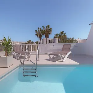 https://villa-nina.puertodelcarmen-hotels.org
